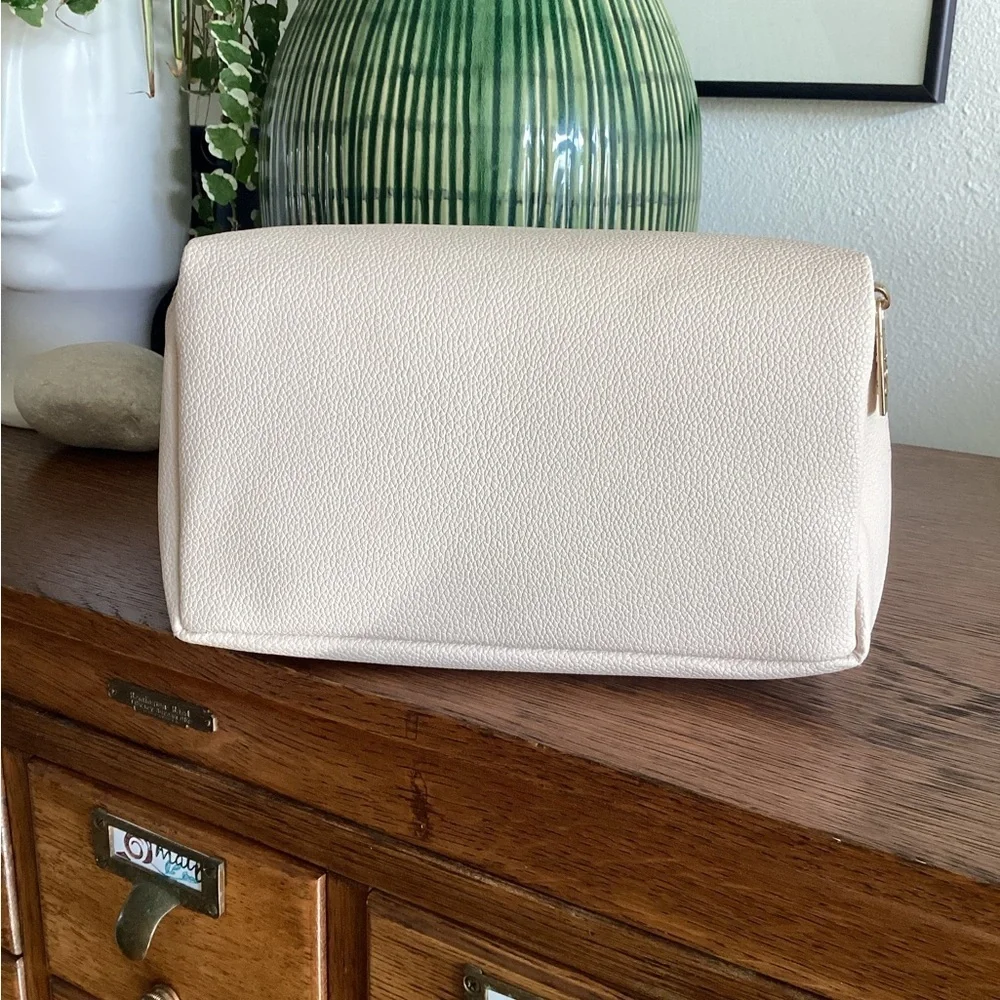 VOS High Capacity Makeup Bag, NWOT